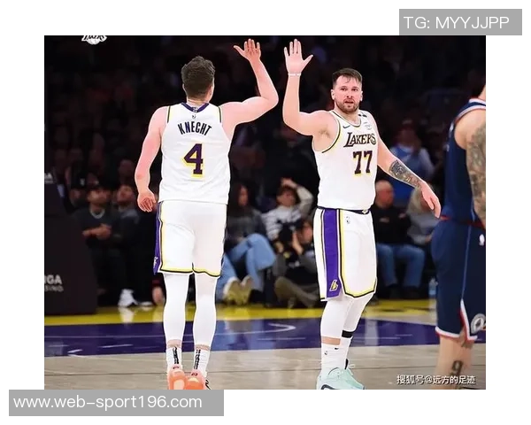 马克西本赛季第9次得分35仅次于东契奇成为联盟第二多得分者